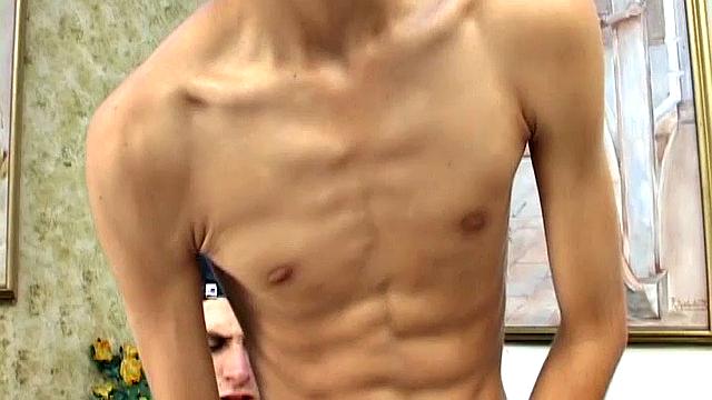 Марина страстно скачет на толстом члене Ферчо без защиты