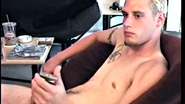 Straight Boy Buzz Gets Blowjob