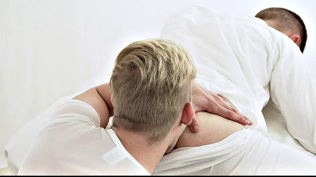 Elder Daniels: Sneaking