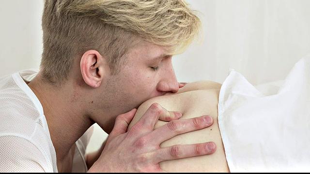 Elder Daniels: Sneaking