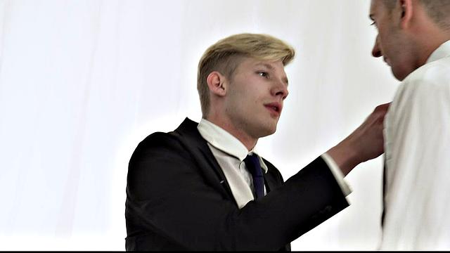 Elder Daniels: Sneaking