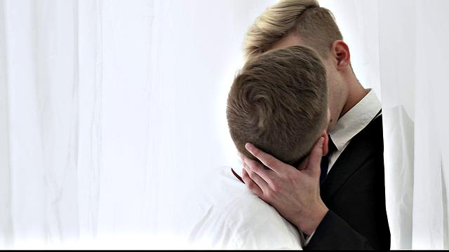 Elder Daniels: Sneaking