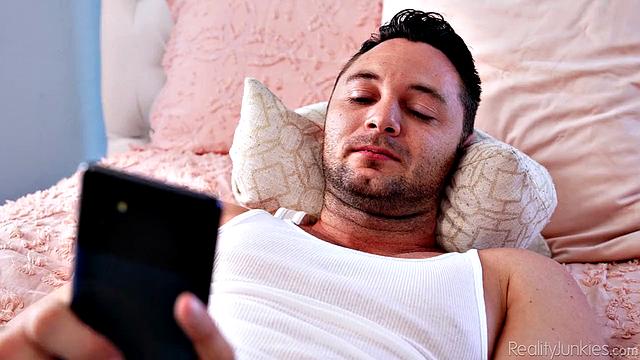 Big Dicks, Tiny Chicks, Scene 4