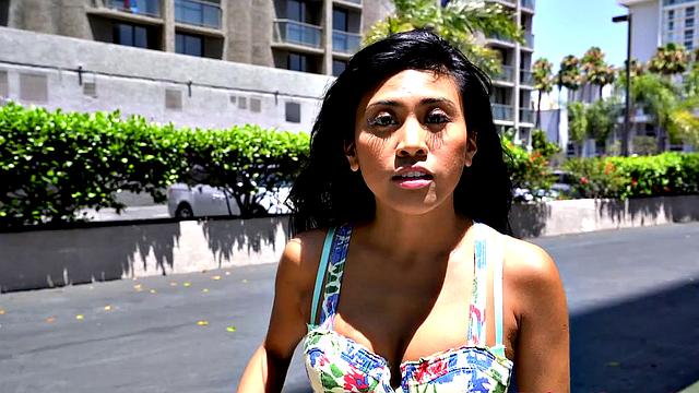 ember snow отсасывает так, что даже конфеты завидуют