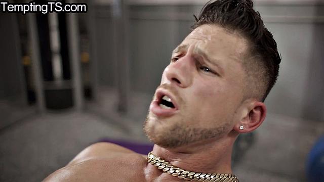 Stunning beauty gets analsmashed in gym