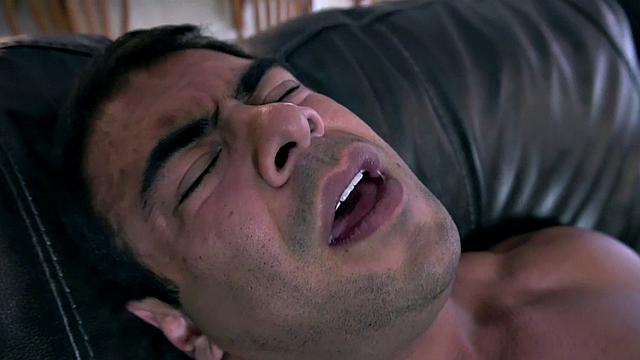 Muscled hunks enjoy HJ and ass play with cumshot ending