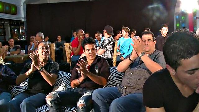 Real shameless girl gives head at party