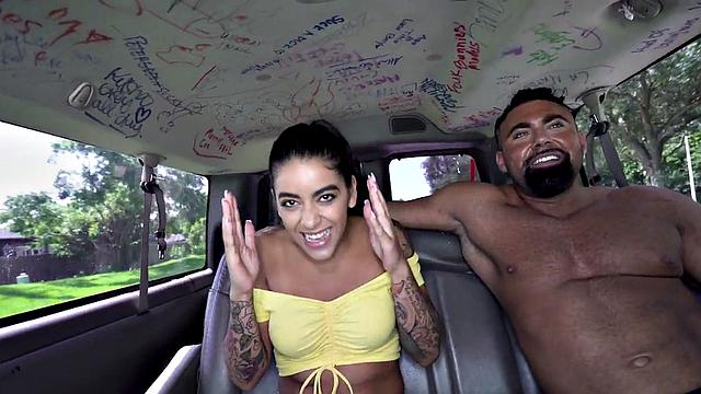 Cash-hungry hunk in van takes bareback pounding for cash