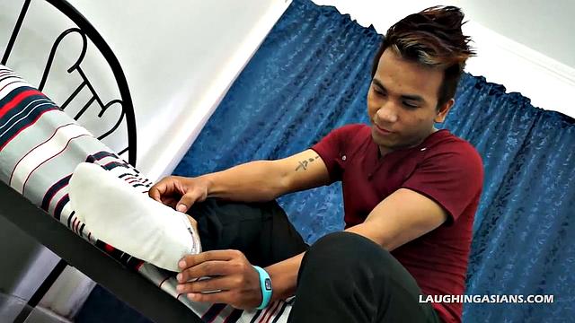 Straight Boy Derik Foot Tease
