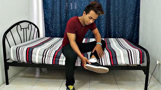 Straight Boy Derik Foot Tease