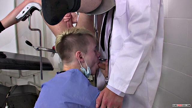 Raw Junior Doctors: тройной трах - Raw Junior Doctors, тройничок