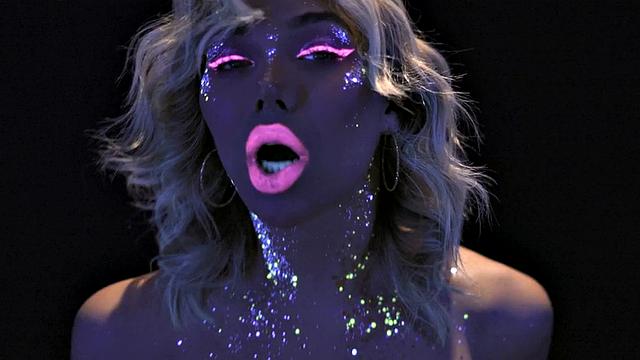 Trans beauty drilled by nice white dick in tight asshole