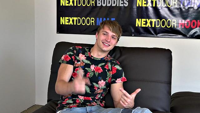 Sixpack college jock cums after wanking during his casting