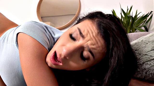 STUCK4K. Roommate helps Nelly Kent but wants to fuck in return