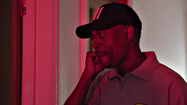 Clunge in high heels and tattoos gives bald pussy a wild threesome