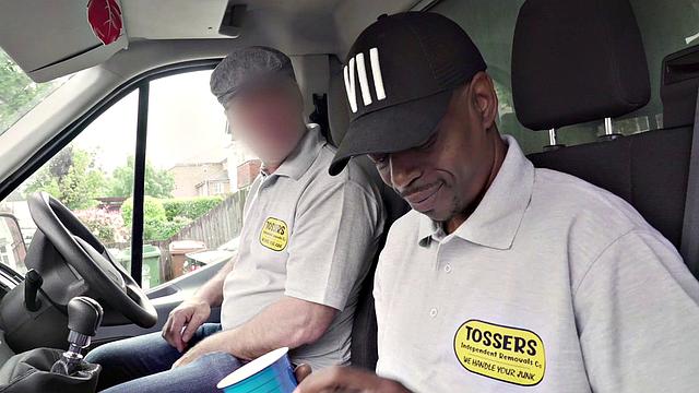 Clunge in high heels and tattoos gives bald pussy a wild threesome