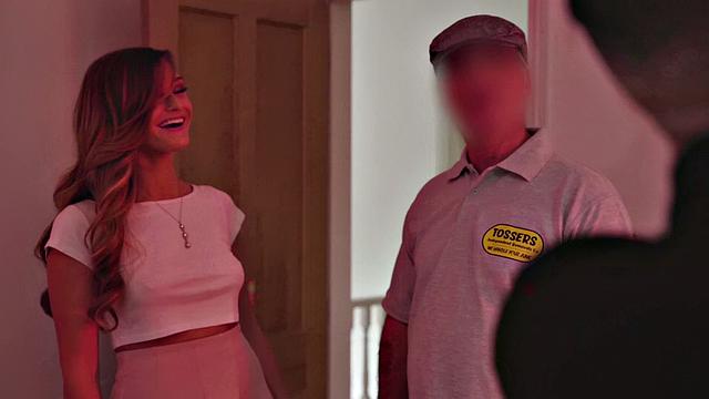 Clunge in high heels and tattoos gives bald pussy a wild threesome