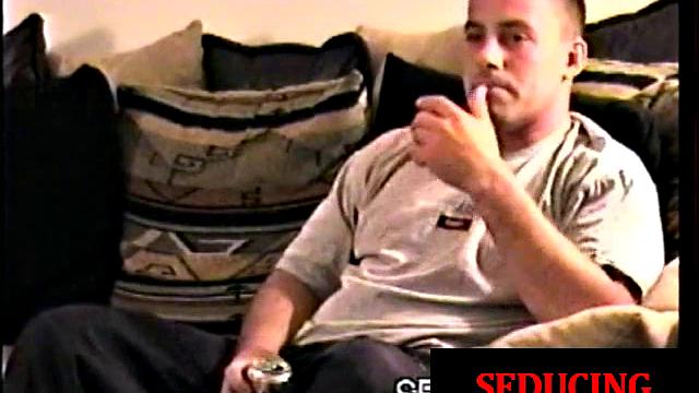 Straight amateur solo masturbates for cumshot