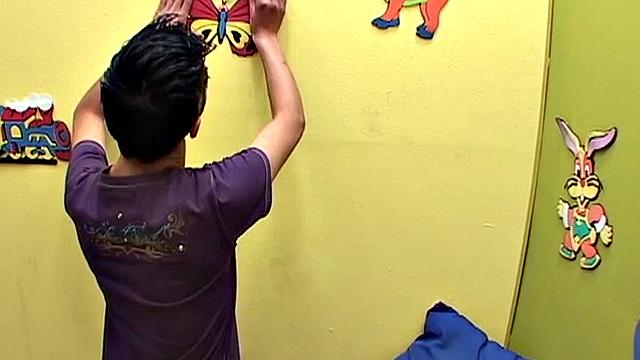 Жерардо не устоял перед огромным членом Бернара