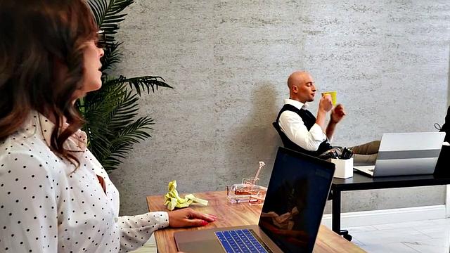 Office MILF pounded by boss