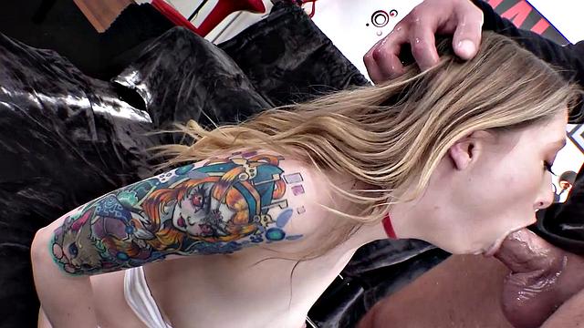 Fucking Ailee's Butt