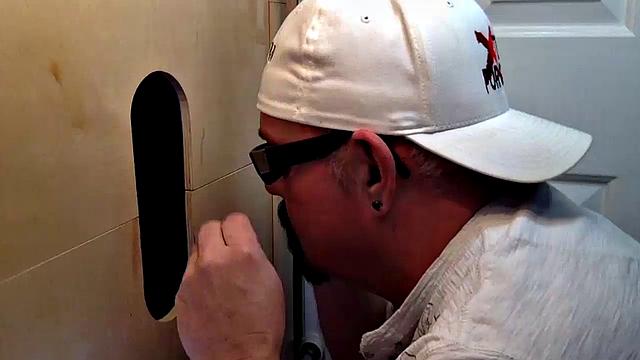 Gloryhole Suck Off With Guy Carrying 3 Day Load