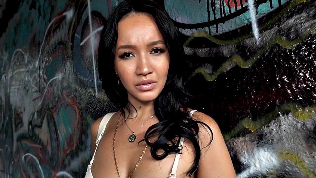 Pulled ebony babe fucked doggystyle for cash outdoors