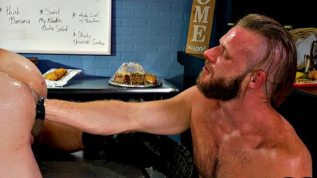 Fisting loving stud assfisted in 3some by daddies