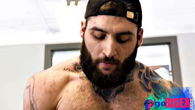 21yo petite babe pussybanged in 3some