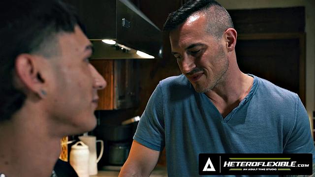 сирен сантяго соблазняет отчима и получает мощный кончей внутрь