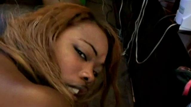 Bootylicious ebony teen getting ploughed