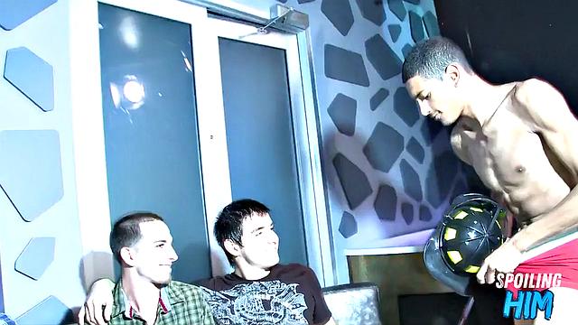 Real stripper gets sucked at party