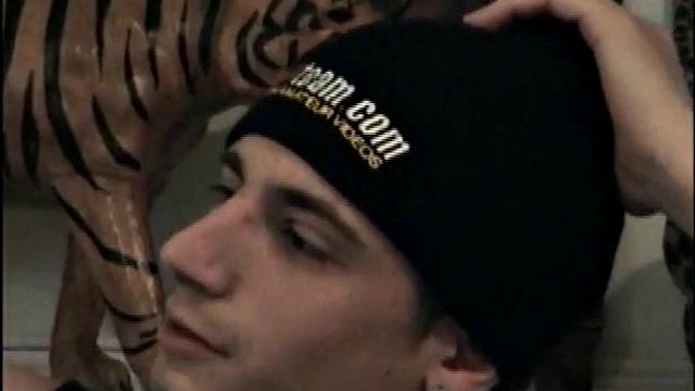 корю быстро отсосал парень