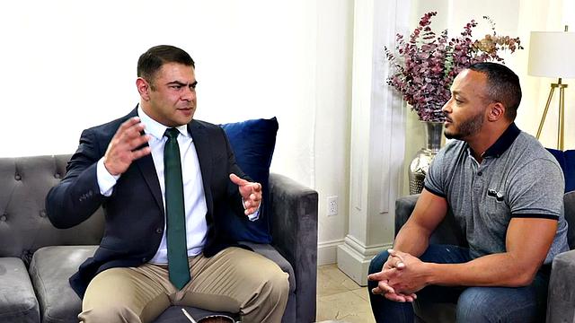 Buff hunk rimming black straight stud