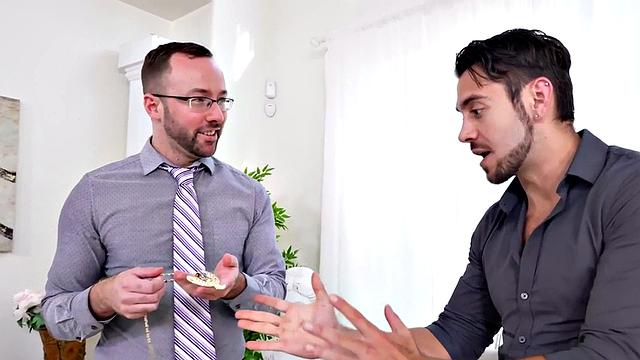 Mesmerized muscled hunk cock sucked in office