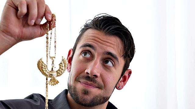 Mesmerized muscled hunk cock sucked in office