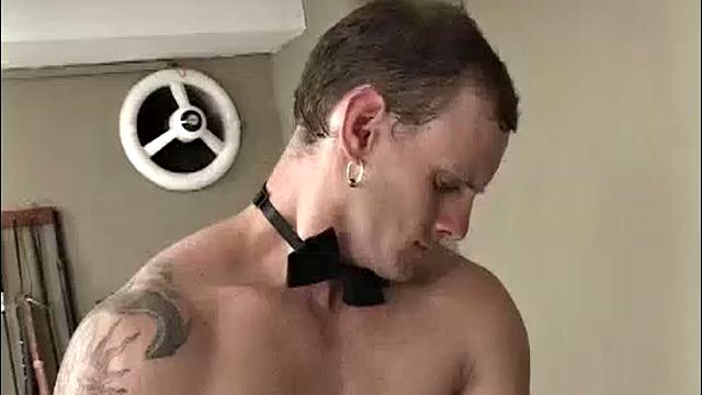 Кристиан выпускает латинского раба для жёсткого бондажа и глубокого анала без резинки