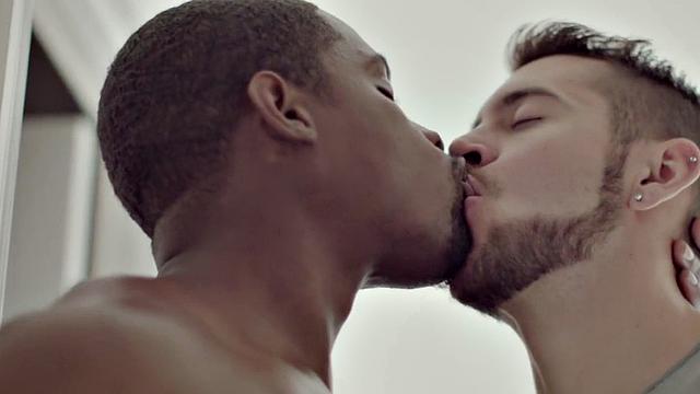 Black gay fucks white stud in tight anal hole