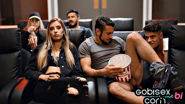 Худая красотка не устояла против двух жарких спортсменов в тройничке - эти парни не знают пощады к её дырочке, зато знают толк в удовольствии.