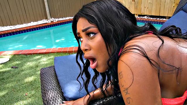 Nubian babe demolished outdoor in missionary