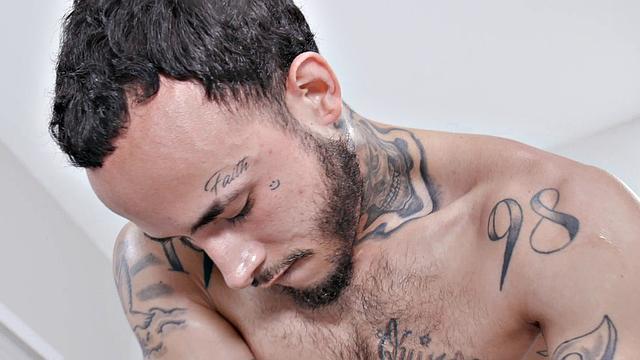 смотри как рик уотерс жарит малину мелендез в первом видео