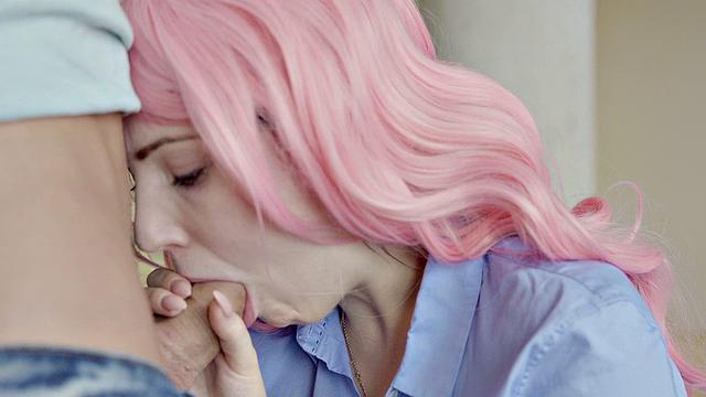 Mia Evans Gets Creampied