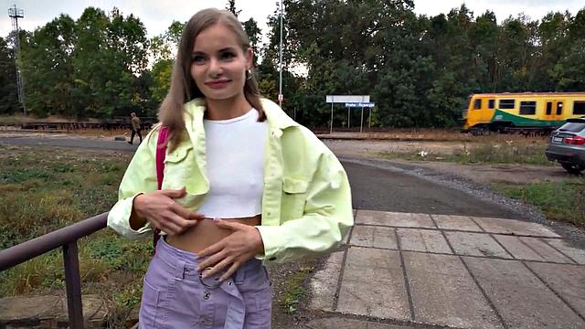 21yo public lady loves pussy fucking by big dick