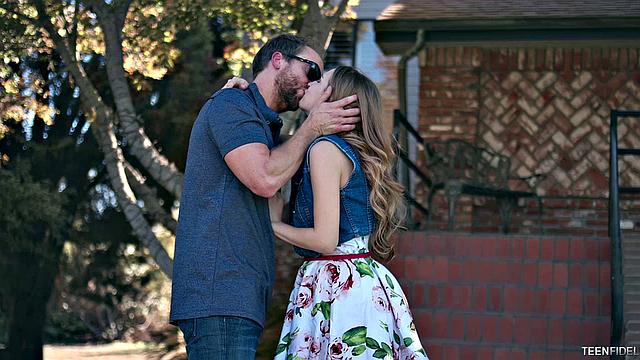 горячая южанка разносит парня и ловит мощный финиш