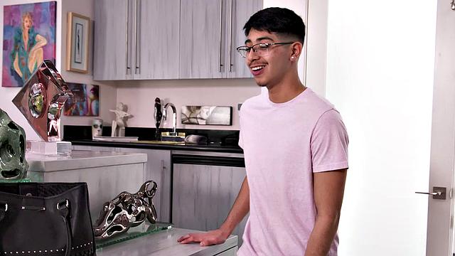 Big Tit Cougar London River thanks driver with a fuck and suck