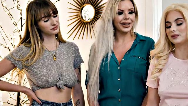 MILF plays with petite dyke sluts in threesome