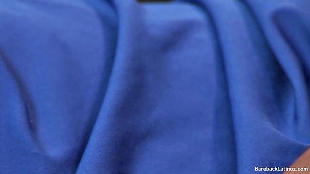 adriel silver дрочит с игрушками и кончает красиво