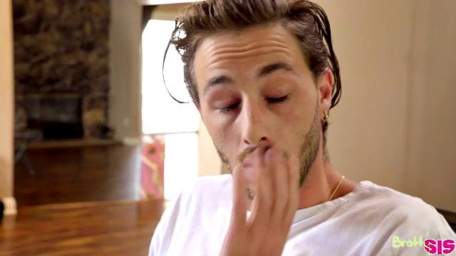 Sharing My Step Sister's Friend - S10:E5