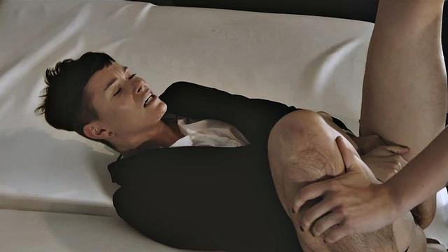 Lez babe drilling pussy with strapon in couple