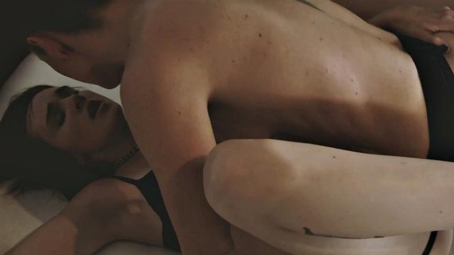 Lez babe drilling pussy with strapon in couple